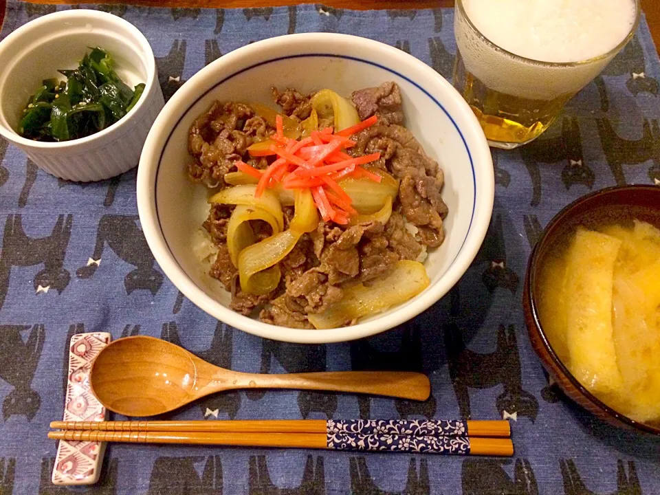 牛丼 ワカメのナムル 油揚げのお味噌汁|haseseさん