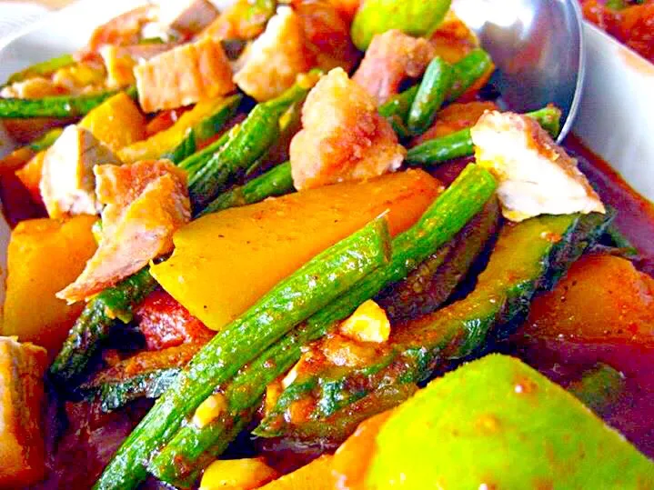 ピナクーベト - Pinakbet (Mixed vegetables stew in shrimp paste) 😋❤️✨|Liezlさん