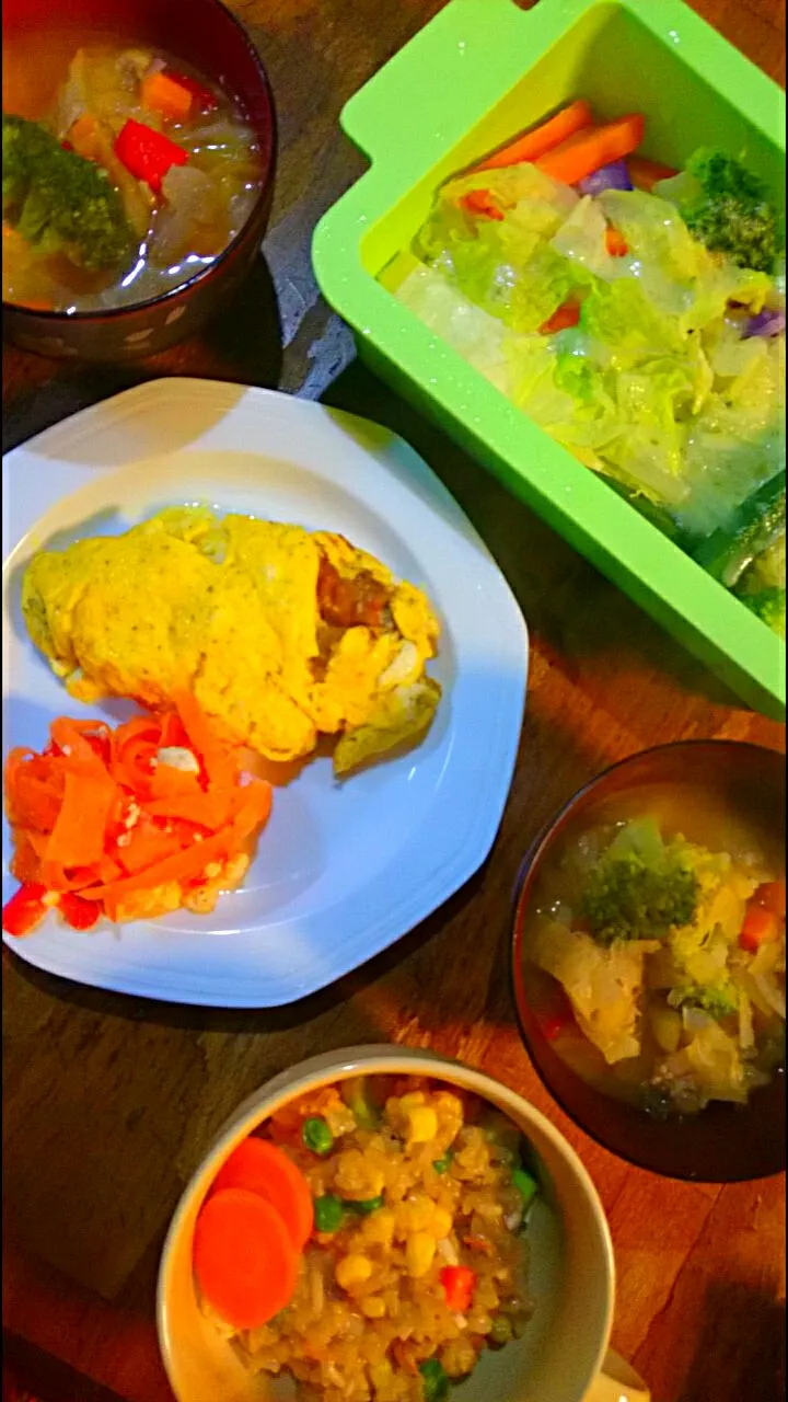 今日の朝ご飯💛
リゾット🌿スープ🎵温サラダ💚オムレツ🍳ミルクティ❤|メイメイda.さん