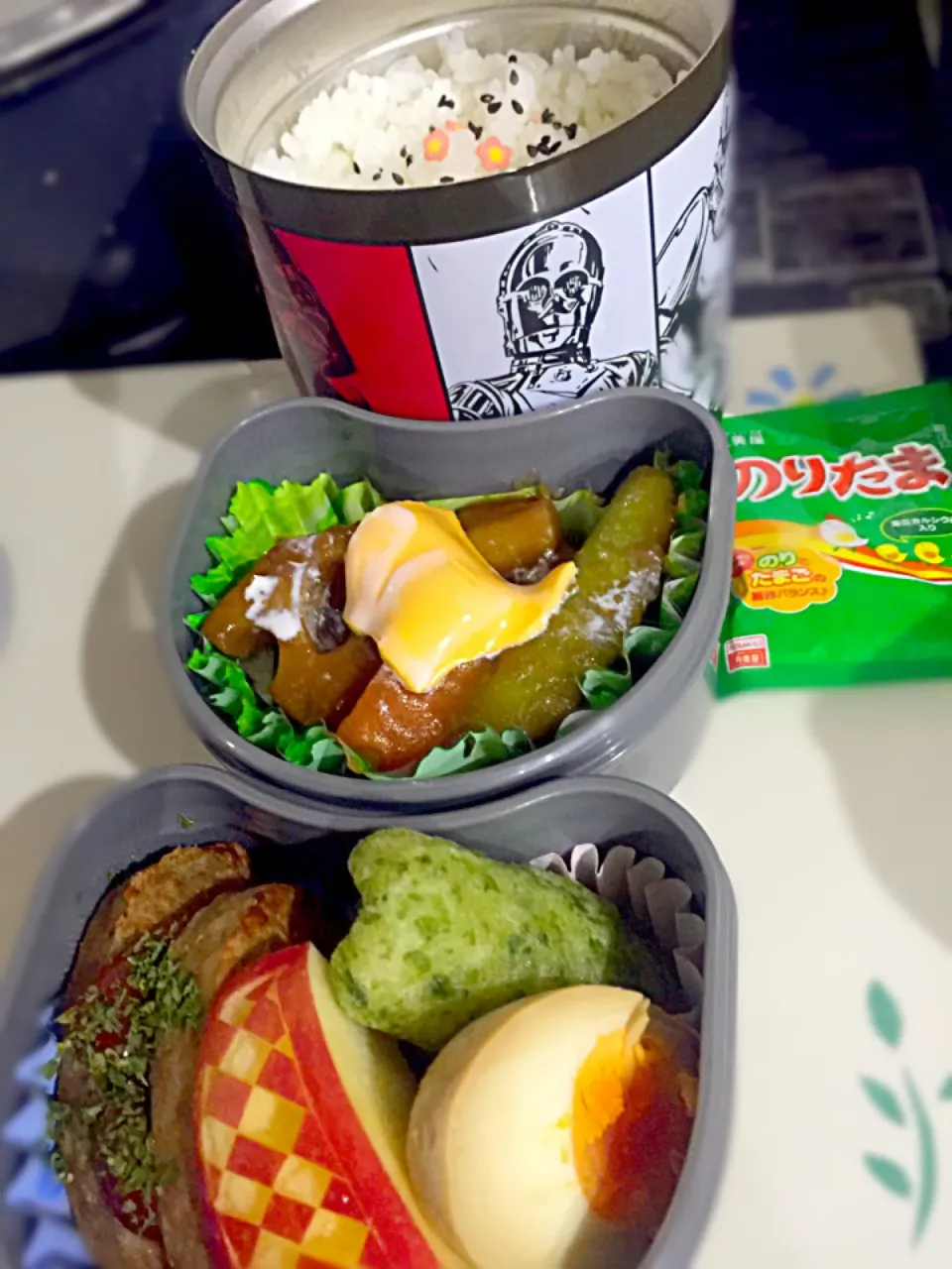 Snapdishの料理写真:子供お弁当🍱  ビーフシチュー  ハンバーグ  ちくわの磯辺揚げ 煮卵  林檎🍎  のりたまふりかけ|ch＊K*∀o(^^*)♪さん