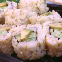 Snapdishの料理写真:Avocado cucumber roll with brown rice!|nicole s.さん