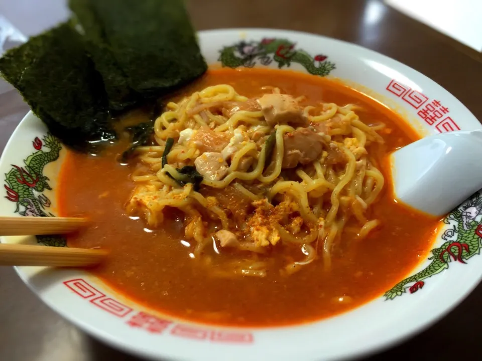 Snapdishの料理写真:赤からラーメン|Pongchang  Hageoraさん