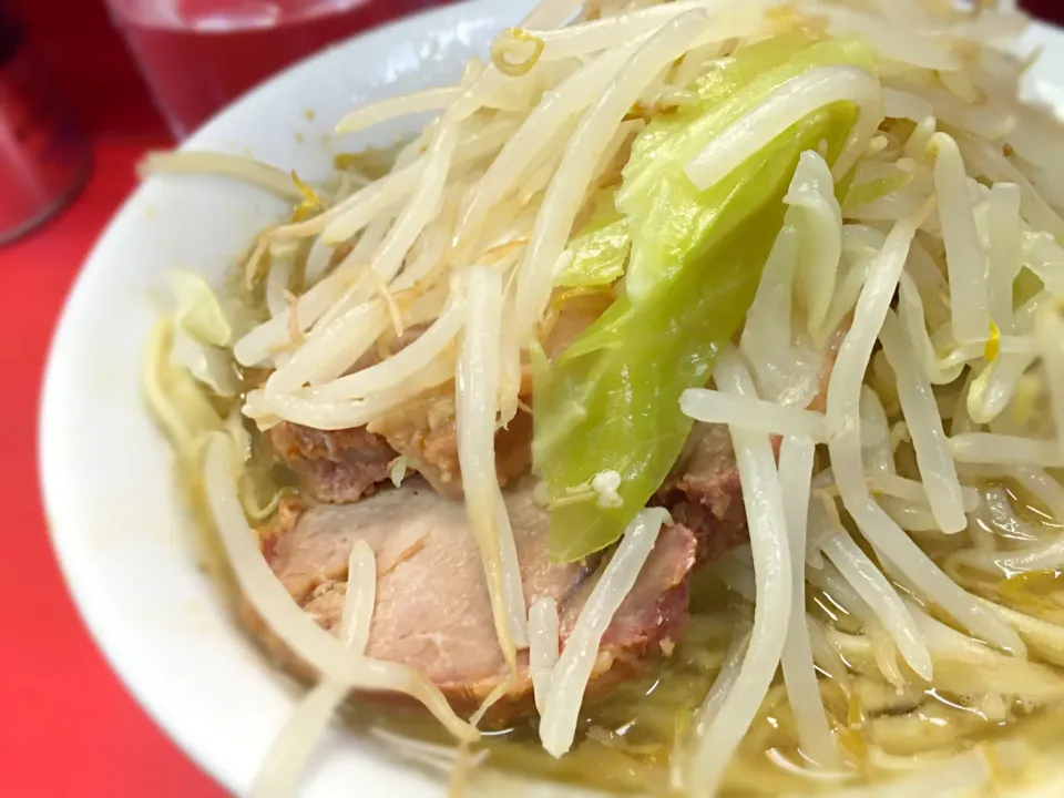 ラーメン二郎
麺半分コール無し

うーん…|旨い飯好き近藤かずひささん