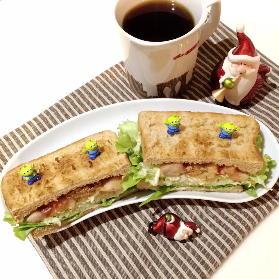 Snapdishの料理写真:塩ぼんじり&クリームチーズ❤︎トーストサンド|Makinsさん