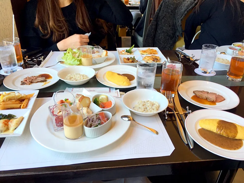 ランチビュッフェで女子会☕️|Satominさん