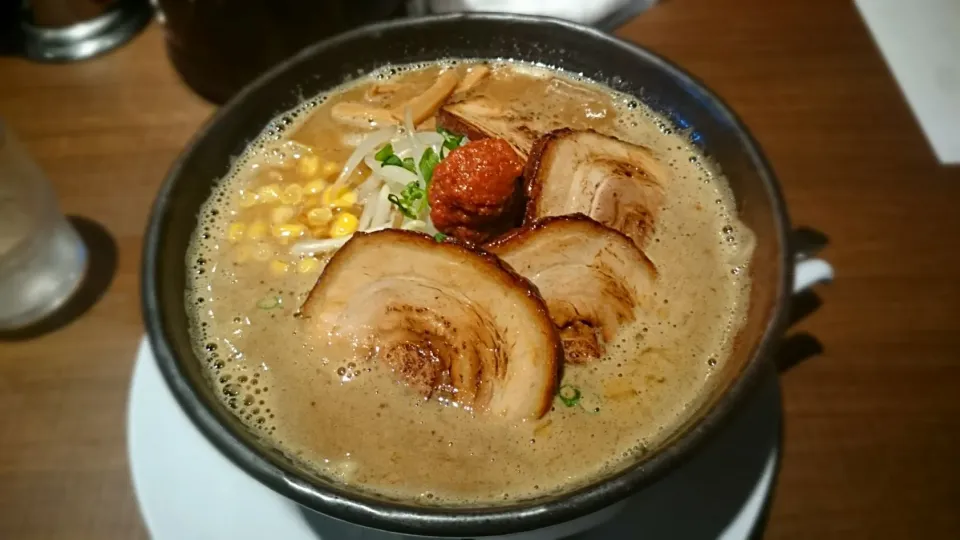 ら麺のりダー 濃厚味噌ラーメン チャーシュートッピング|ミナミ ヒロヤさん