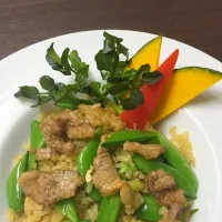 Snapdishの料理写真:牛肉とスナップエンドウの
オイスターチャーハン|7senceさん