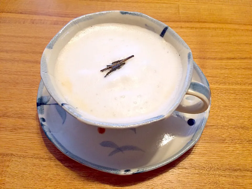 Snapdishの料理写真:ほうじ茶ラテ☕️|pigmegさん