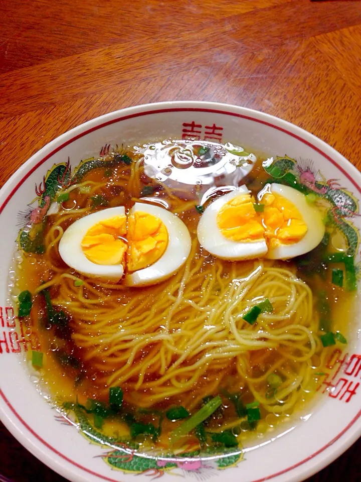 髪切りに行く前の腹ごしらえ⭐︎ラーメン🍲|akkoさん