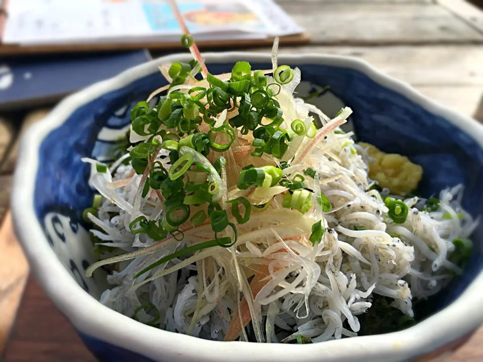 Snapdishの料理写真:釜あげしらす丼|Hideki  Fukushimaさん