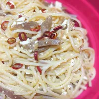 Spaghetti + telur asin + bakso sapi + bawang putih|Fa Dhil Lahさん