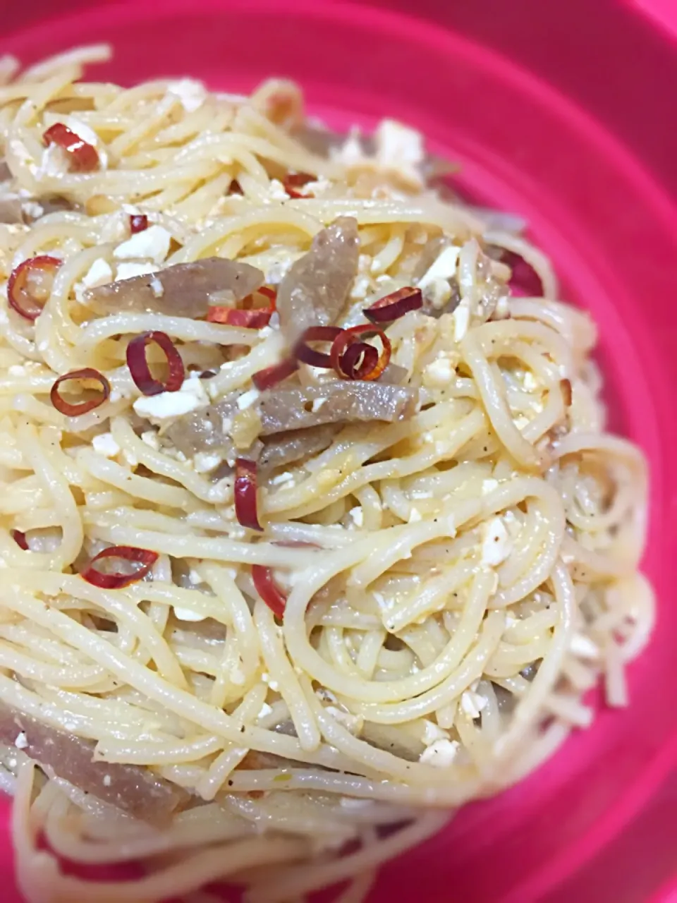 Spaghetti + telur asin + bakso sapi + bawang putih|Fa Dhil Lahさん