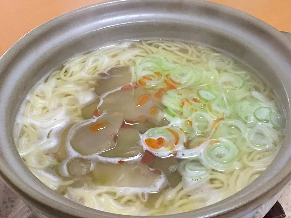 ザーサイラーメン!  (^-^)
昨晩のザーサイ、レタスとトマト鍋の出汁で!|Kei Satoさん