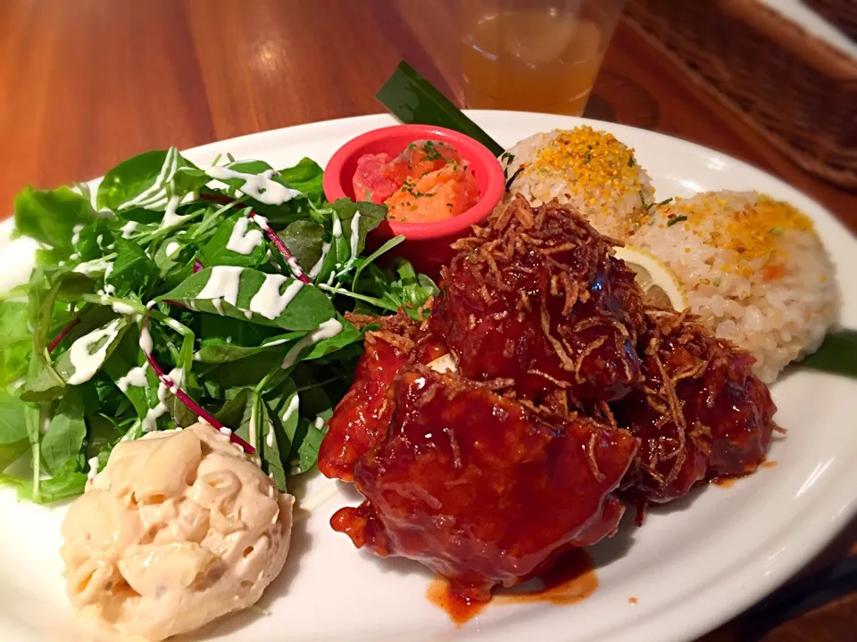 Snapdishの料理写真:アロハテーブル BBQチキンランチ|もちゆみさん