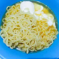 Snapdishの料理写真:Instant Soup Noodle - Indomie version #Indonesianfood|Fiully Santiniさん