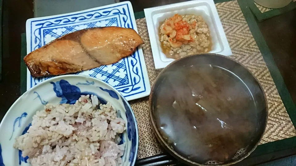 ぶりの照り焼き＆納豆＆大根の味噌汁|まぐろさん