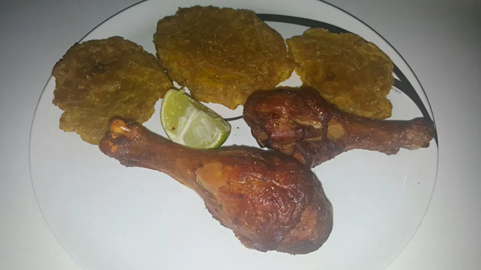 pollo con tostones|Aury Mari Cruzさん