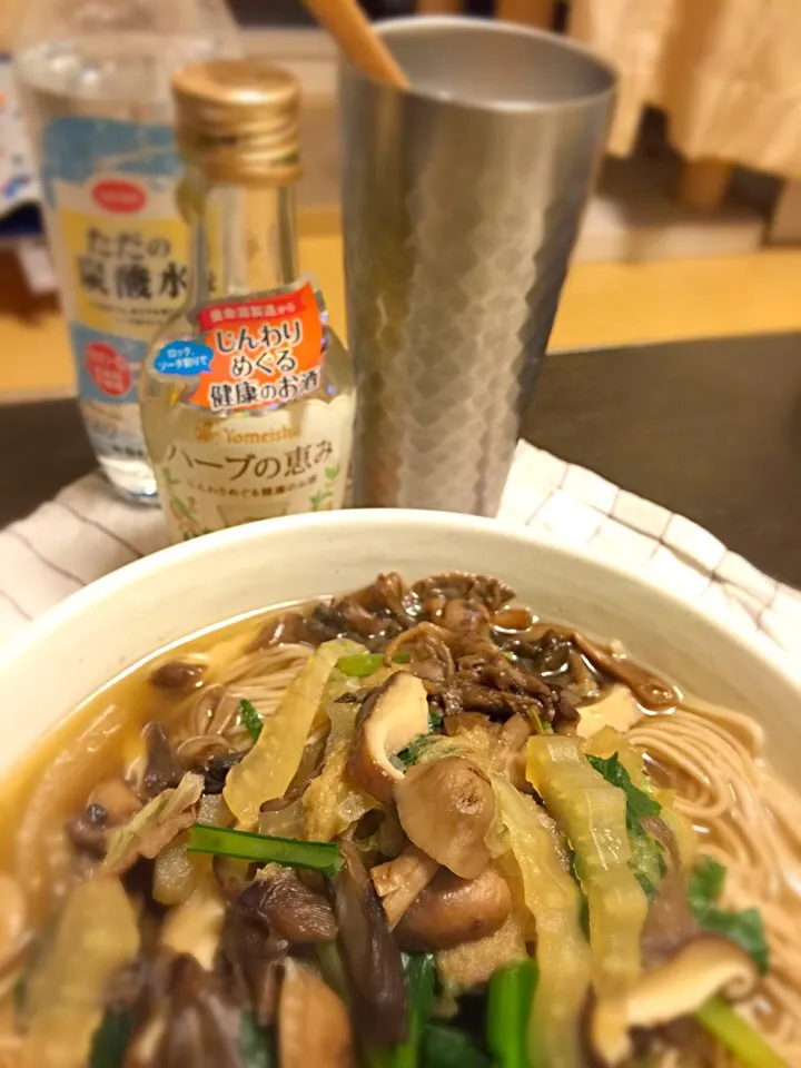 Snapdishの料理写真:キノコたくさんのあったかい蕎麦|aveeさん