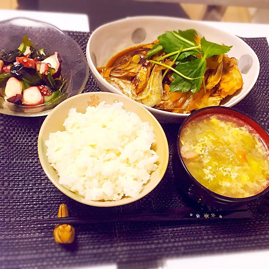 ワカメとタコの酢の物。鯛のあら煮。白菜とウィンナーの玉子スープ。|OGIPAINさん