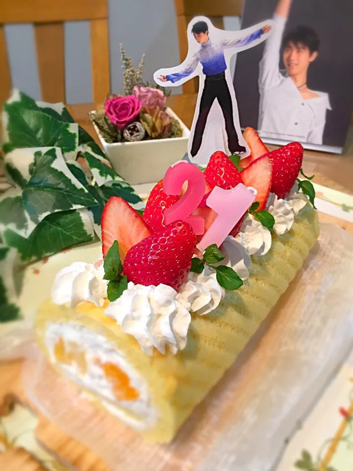 Snapdishの料理写真:Happy Birthday to Yuzu 21th 🎉
いちごのロールケーキ💝|あゆさん