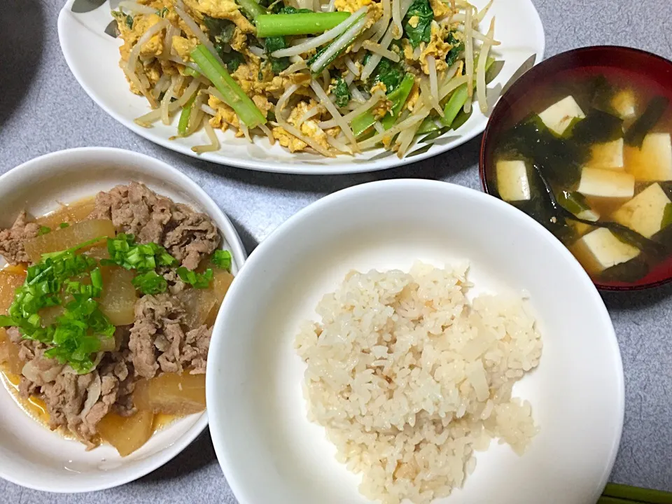 大根飯、大根肉煮物、もやし玉子小松菜炒め、豆腐わかめ味噌汁|ms903さん