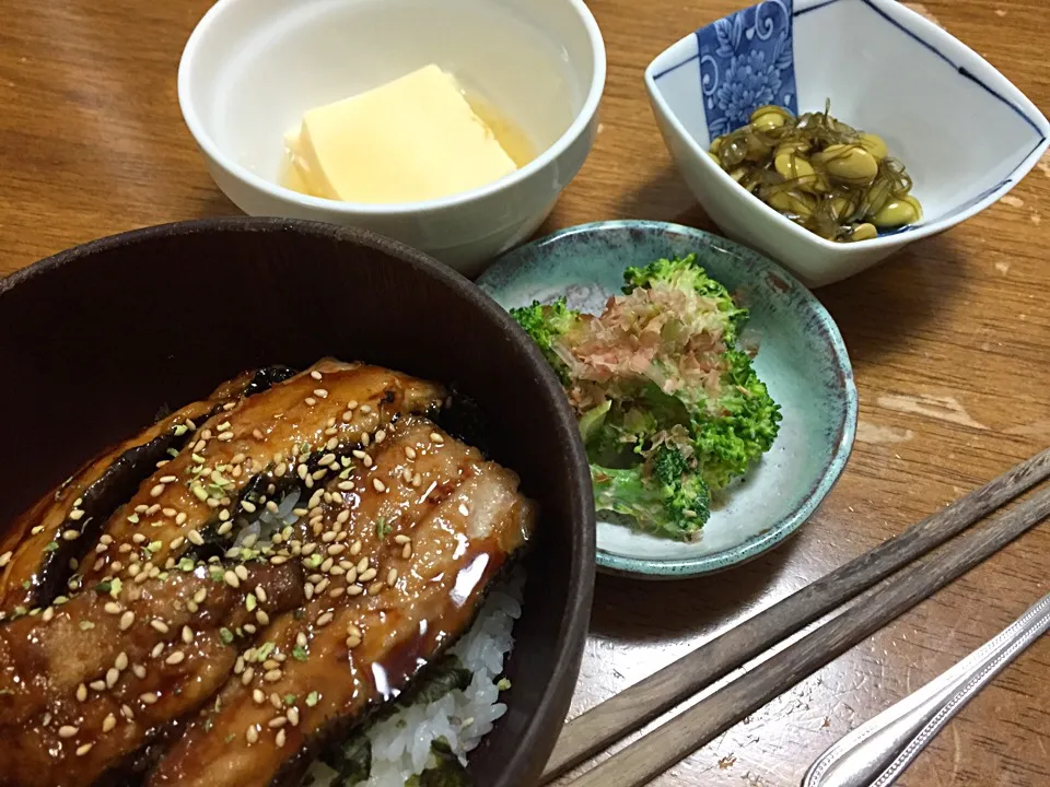 サンマの蒲焼丼|さんだーさん