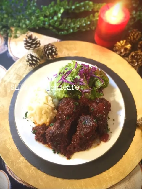 Snapdishの料理写真:『クリスマスにむけて♪ 【簡単！包丁要らずで煮込むだけ〜 豚スペアリブのトマトワイン煮込み】』 #SHIMAのオウチカフェ|SHIMAさん