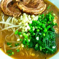 Spinach and Corn Miso Ramen #ramen #soup #sanfrancisco #Japanese cuisine #japanesefood #yummy #Noodles|Evangelina Guevaraさん