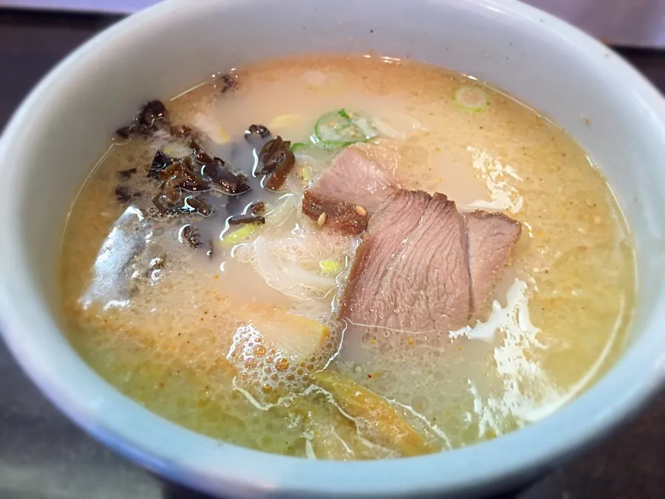 Snapdishの料理写真:山頭火 
切り落としチャーシュー
塩ラーメン
710|Noriyuki Saitoさん