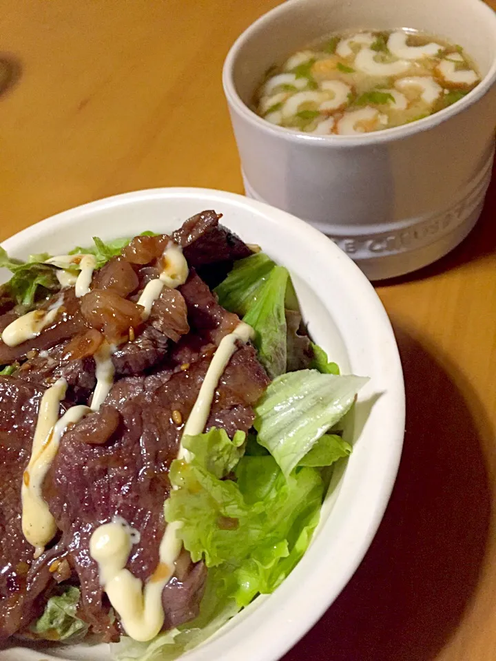 パイナップル入り手作り焼肉のタレで〜和牛カルビ丼&けんちん汁(´◡`๑)|さくたえさん