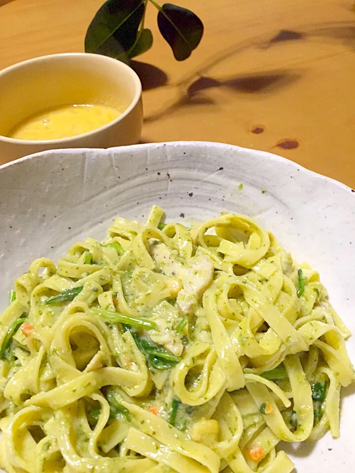 昨日のランチ❀.(*´◡`*)❀.ジェノベーゼパスタと豆乳カボチャスープ|さくたえさん