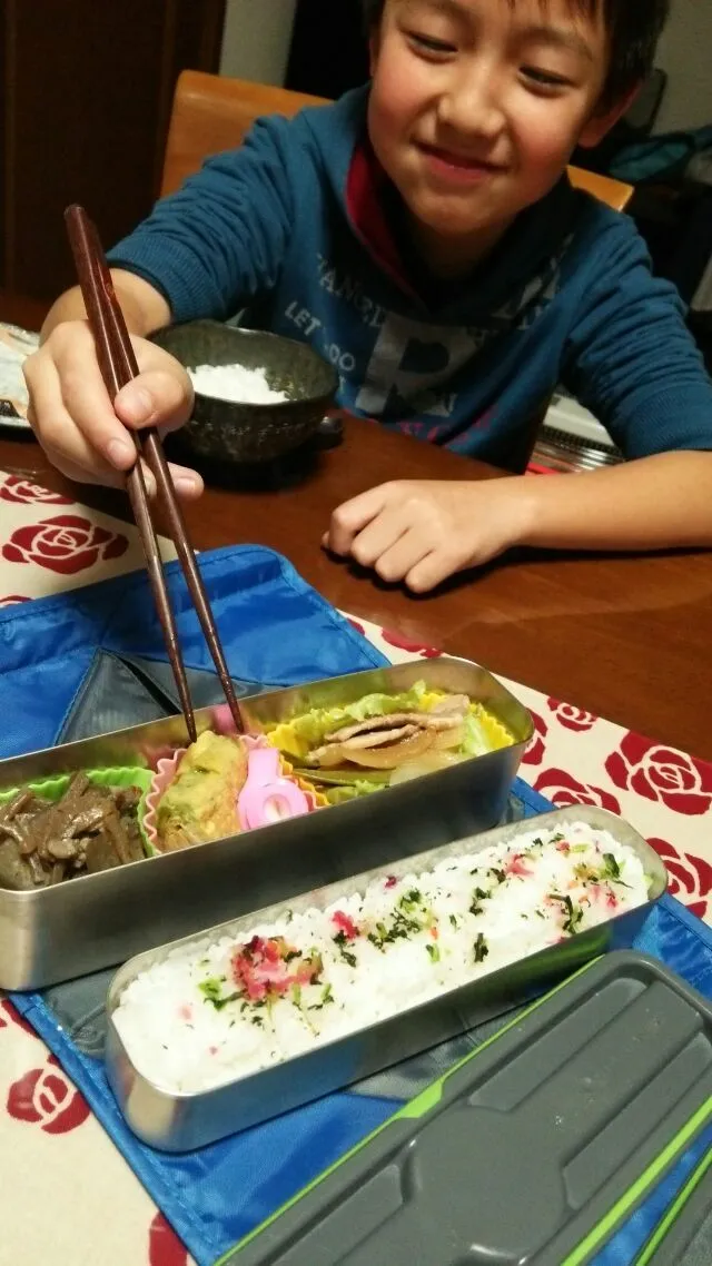 Snapdishの料理写真:お持ち帰り弁当🍱 2015.12.8 😭|Mihoさん