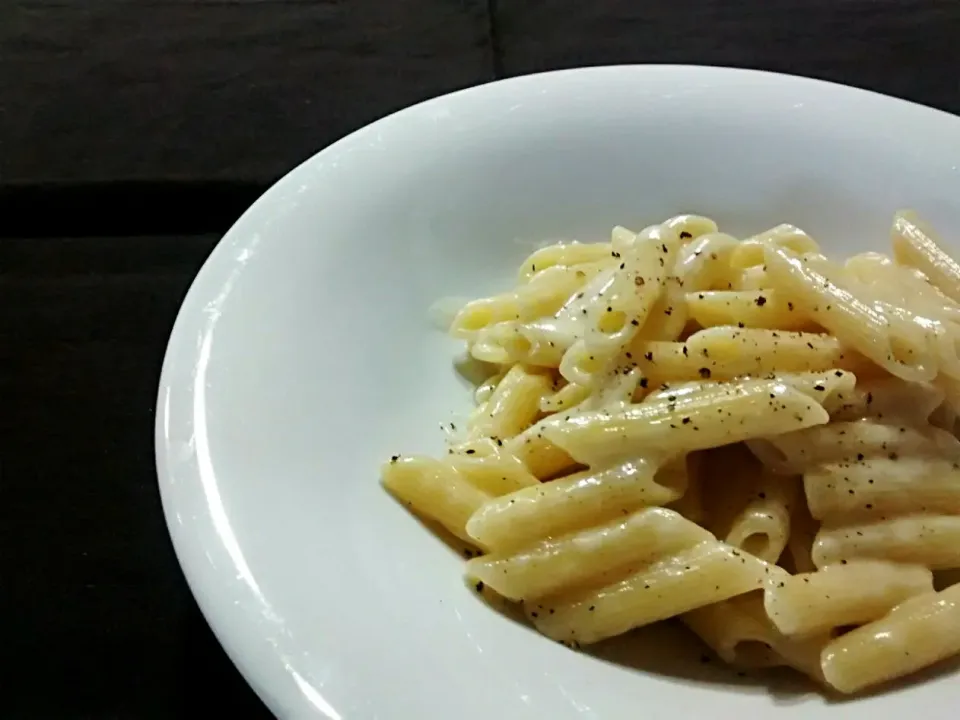 Penne con scaglie di parmigiano (パルミジャーノのペンネ)|小鍋 (pentolina)さん