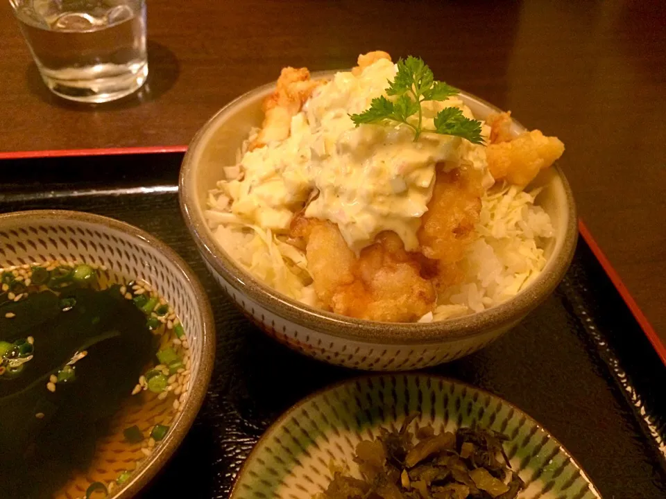 Snapdishの料理写真:小倉北区馬借の『秋月』で、チキン南蛮丼|コージ💫さん