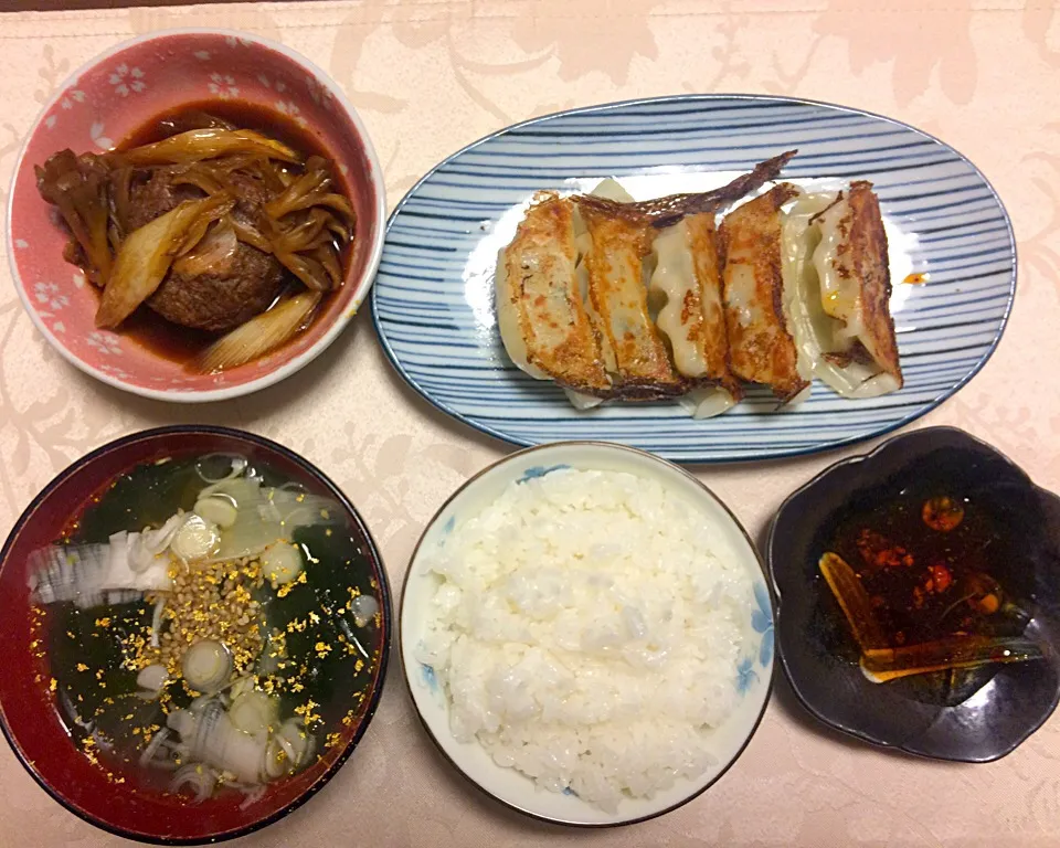 Snapdishの料理写真:照り焼き煮込みハンバーグ 味の素餃子 根菜とワカメの中華スープ金箔乗せ|Junko Tominagaさん