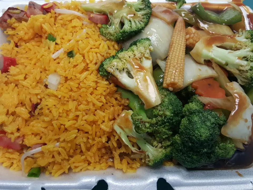 Mixed Vegetables w. Pork Fried Rice|Christian J. Torres Cañarteさん