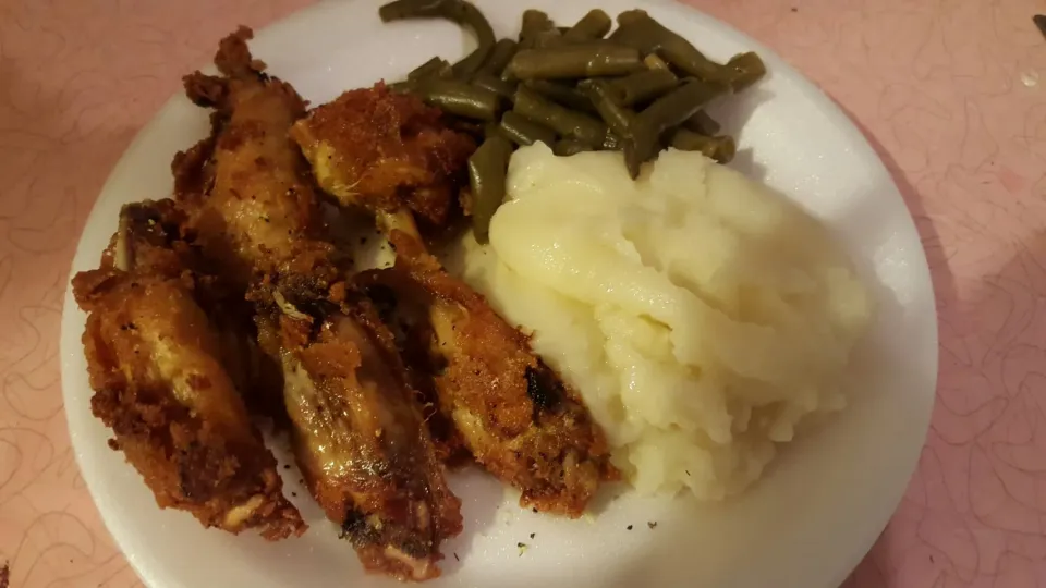 lemon pepper chicken ,mash potatoes and southern green beans|Chars Feltonさん