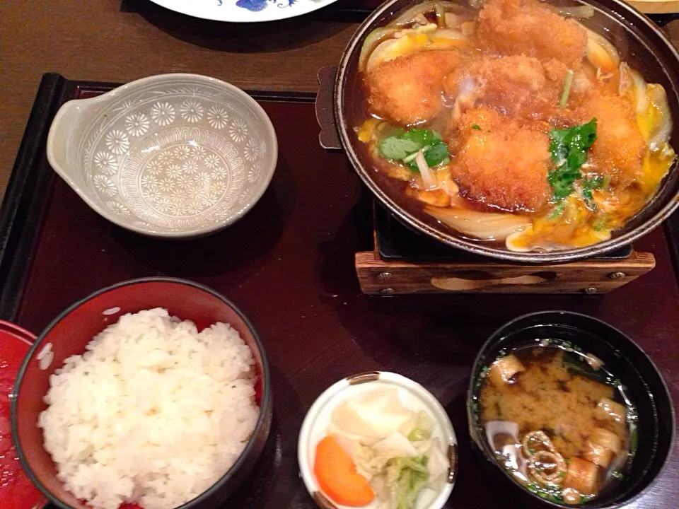 マグロカツ煮定食|こいちさん