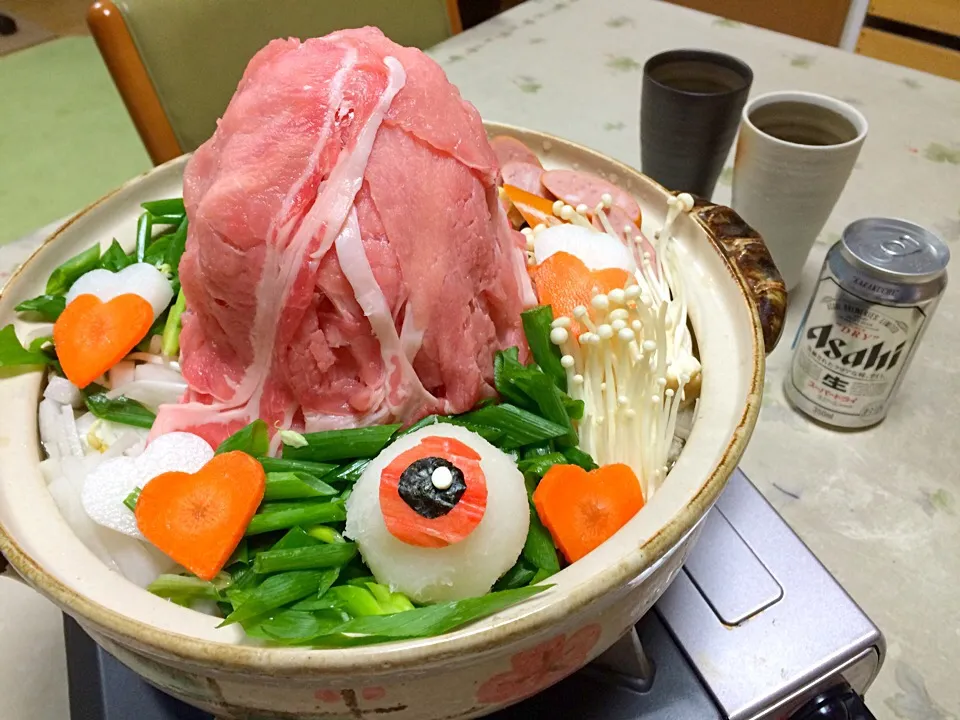 肉タワーの寄せ鍋におろしアートで、水木先生の追悼で、目玉のおやじ❤️|makoさん