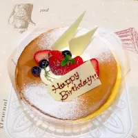 Snapdishの料理写真:誕生日ケーキ|Matsuda Reinaさん