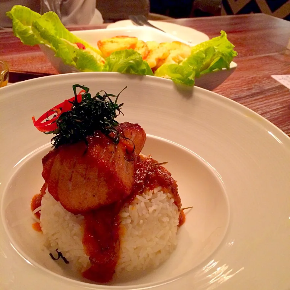 Fish with Chuu Chee chili paste on top of rice@Casa Lapin X26......****|Chalinee Kalyanamitraさん