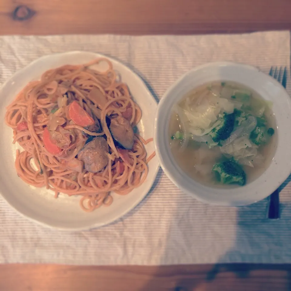 トマトクリームパスタと野菜コンソメスープ|ひなこさん