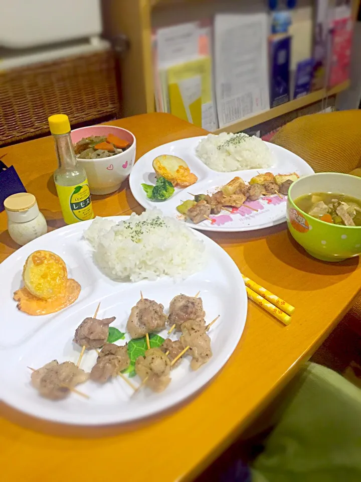 鶏モモ焼き鳥  ネギマ  (塩胡椒  七味  レモスコ  )  ベイクドポテトチーズ  蒸しブロッコリー  豚汁|ch＊K*∀o(^^*)♪さん