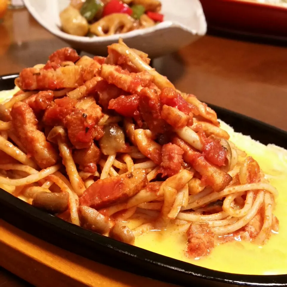 ベーコンとしめじのトマト🍅パスタ
😁こうして食べるのが大好き💓♥❤|ふりるさん