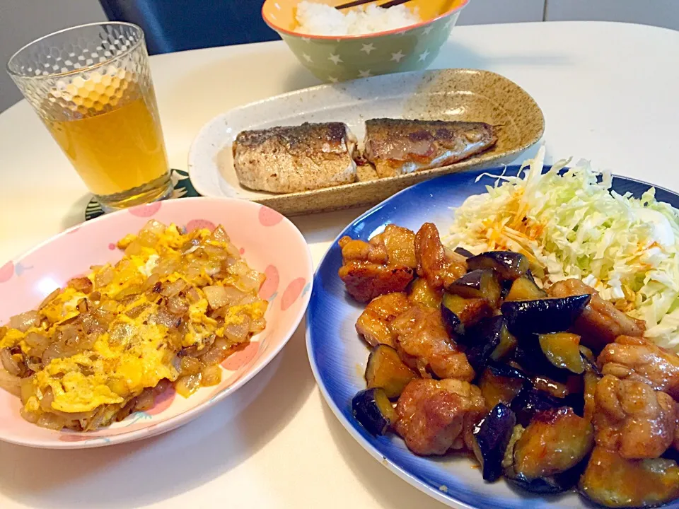 Snapdishの料理写真:サバの塩焼き、茄子&鶏肉の豆板醤炒め、彼作オムレツ|きっきー🥰さん