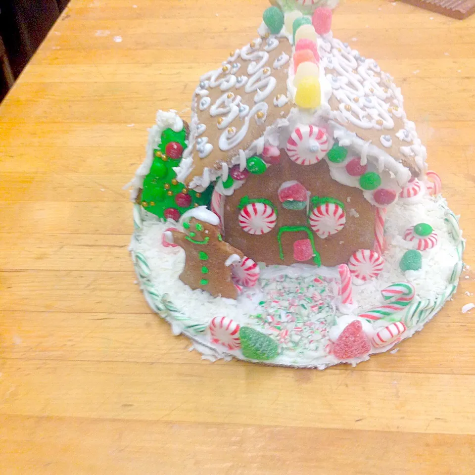 Gingerbread house|John Baker Greskiewiczさん