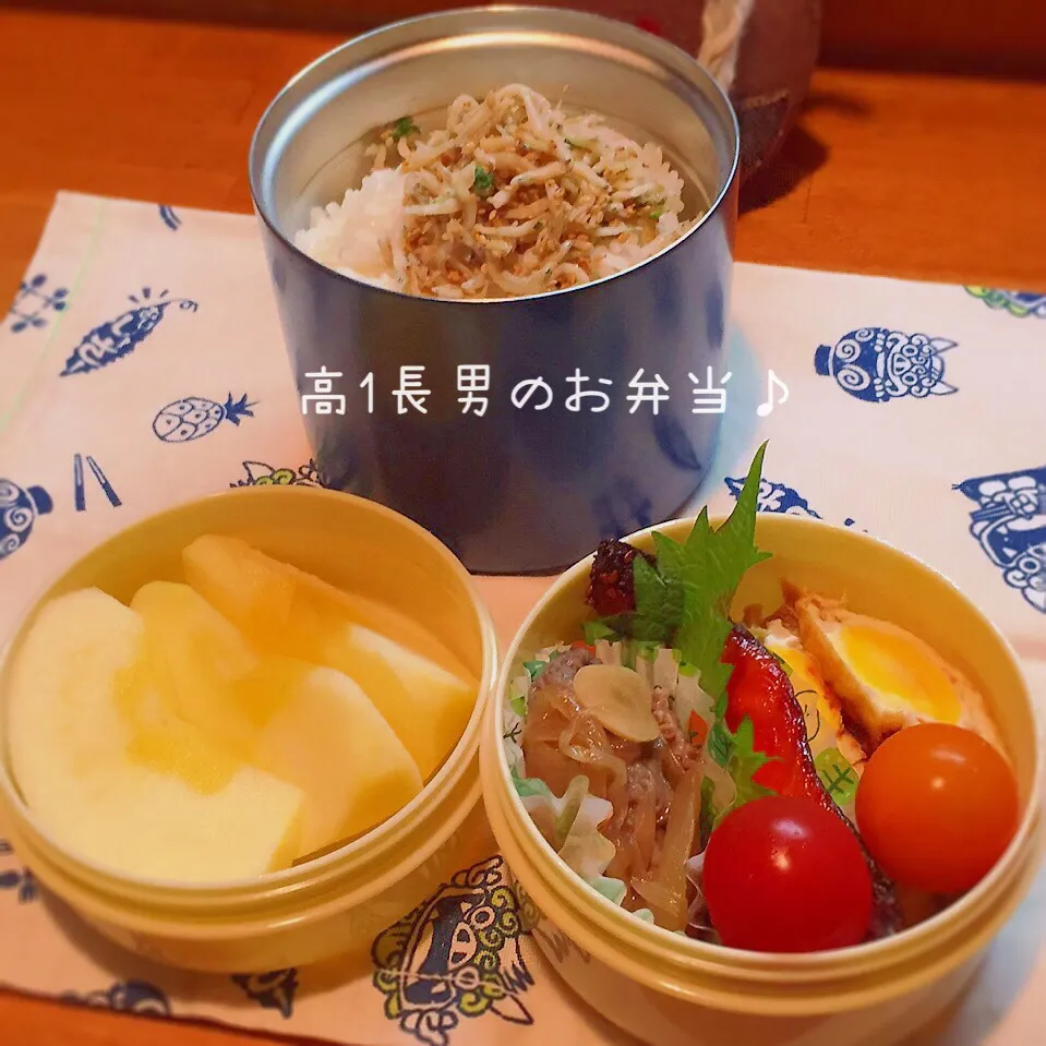 Snapdishの料理写真:高1男子弁当☆油揚げの卵煮♪カレイのみりん焼き♪|のりころさん