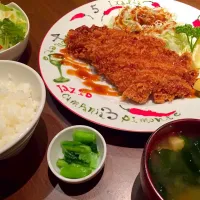 Snapdishの料理写真:ロースとんかつ定食|Kyoko Yamazakiさん