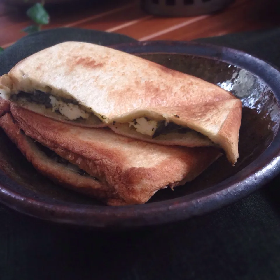 ほうれん草のカレー入りホットサンド|まちまちこさん