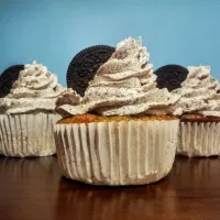 Snapdishの料理写真:Oreo Cupcakes|Lucina Pshegubjさん